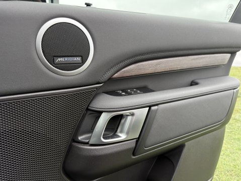 Land Rover Discovery SDV6 HSE 30