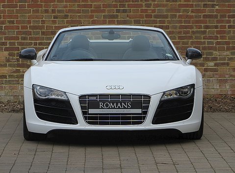 Audi R8 V10 Spyder 4