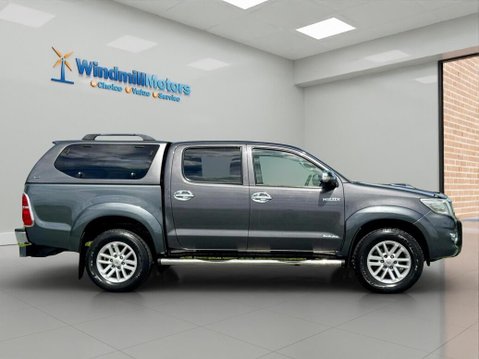 Toyota Hilux 3.0 D-4D Invincible Auto 4WD Euro 5 4dr 3