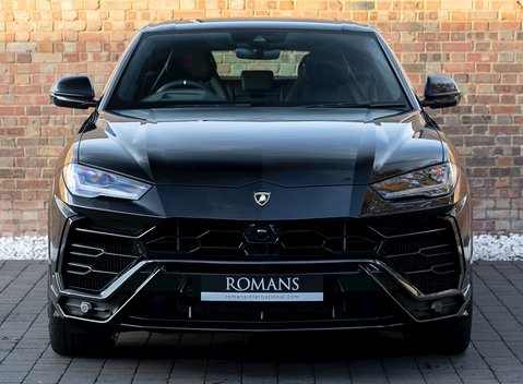 Lamborghini Urus 4