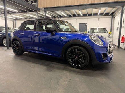 Mini Hatch 1.5 Cooper Sport Auto 5dr