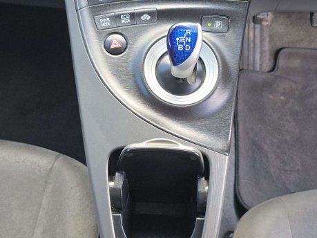 Toyota Prius 1.8 VVT-h T Spirit Hatchback 5dr Petrol Hybrid CVT Euro 5 (s/s) (136 ps) 15