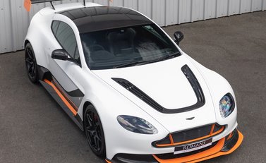 Aston Martin Vantage GT12 8