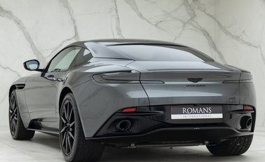 Aston Martin DB11 V8 Shadow Edition 3