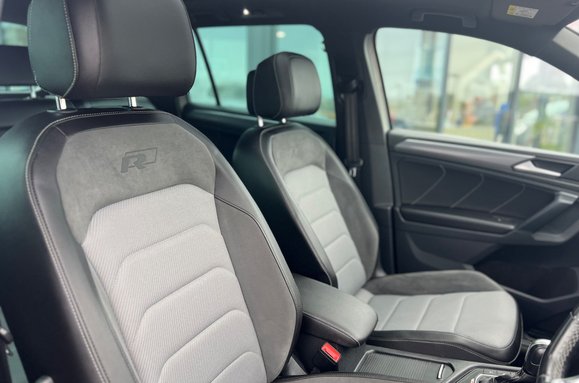 Volkswagen Tiguan R-LINE TECH 2.0 TDI 4MOTION DSG AUTO 14