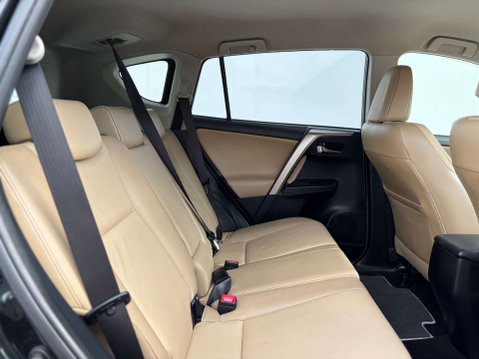 Toyota Rav4 2.2 RAV4 Invincible D-4D 4WD 5dr 26