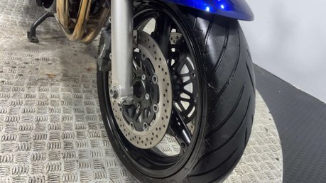 Suzuki Bandit 1200 2005 ONLY 21K NEW MOT SERVICED VERY CLEAN ICONIC MK2 NAKED 40