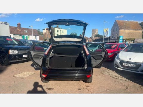 Ford Focus 1.6 TDCi DPF Titanium Hatchback 5dr Diesel Manual (115 g/km, 108 bhp) 7