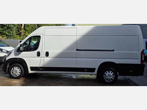 Peugeot Boxer 2.2 BlueHDi 435 Professional Panel Van 5dr Diesel Manual L4 H2 Euro 6 (s/s) 15