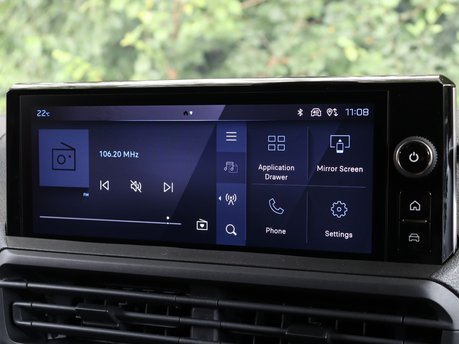 Peugeot Expert Expert 100kW 75kWh Professional Van Auto 20