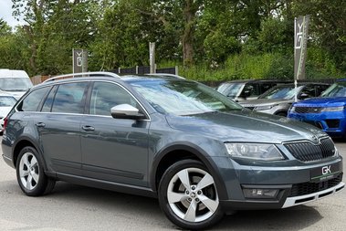 Skoda Octavia SCOUT TDI CR 4X4 DSG -PAN ROOF -TOWBAR -ADAPTIVE XENONS -FULL SKODA S/HISTO