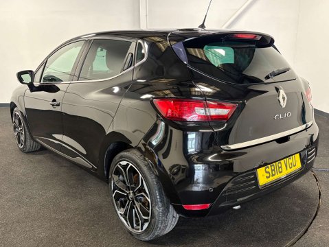 Renault Clio ICONIC TCE 3