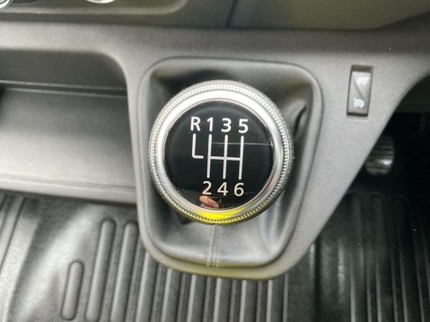 Vauxhall Movano 2.3 L3H2 F3500 135 BHP 17