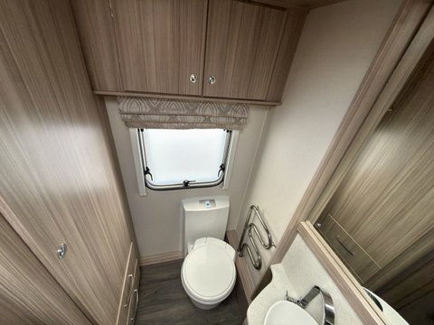Coachman Pastiche 460 21