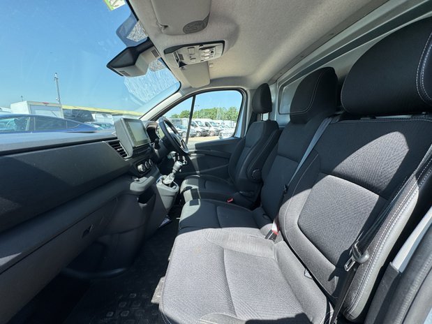 Renault Trafic SWB L1H1 Low Roof Sport 280 EURO 6 13