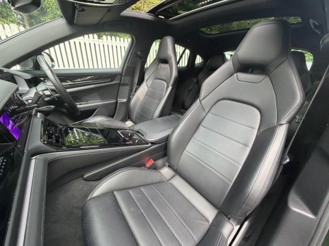 Porsche Panamera 4 PDK 64