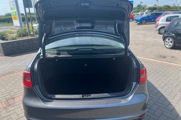 Volkswagen Jetta SE TDI BLUEMOTION TECH £35 ROAD TAX 41