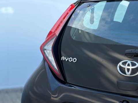 Toyota Aygo 1.0 Aygo X-Play TSS VVT-i 5dr 14