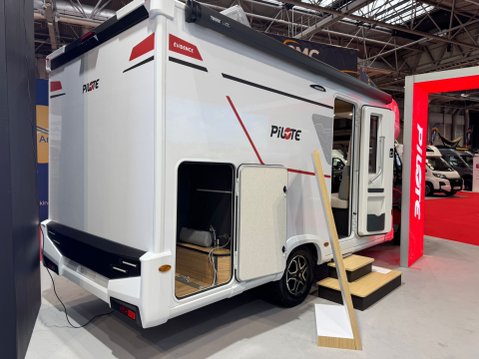 Pilote P690D Evidence 2026 MODEL - X2 DUE IN 3