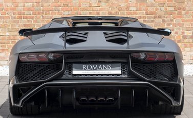 Lamborghini Aventador SV LP 750-4 Roadster 5