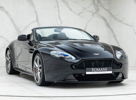 Aston Martin V12 Vantage S Roadster 9