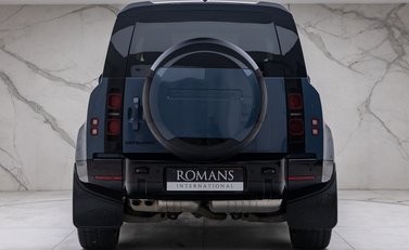 Land Rover Defender 90 D300 X-DYNAMIC HSE 8