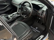 Aston Martin DBX V8 37
