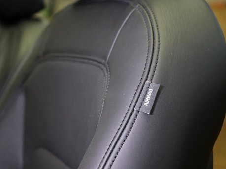 New Land Rover Defender 90 and 110 commercial seat upgrades 2021 model onwards 25