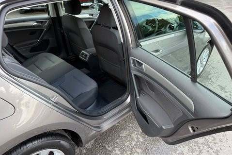 Volkswagen Golf SE TDI BMT -£20 ROAD TAX -1 OWNER -11 SERVICES -SATNAV -ADAPTIVE CRUISE 31