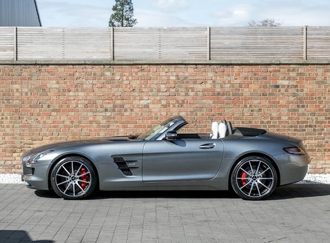 Mercedes-Benz SLS GT Roadster 2