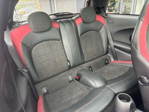 Mini Hatch 2.0 John Cooper Works 3dr 18