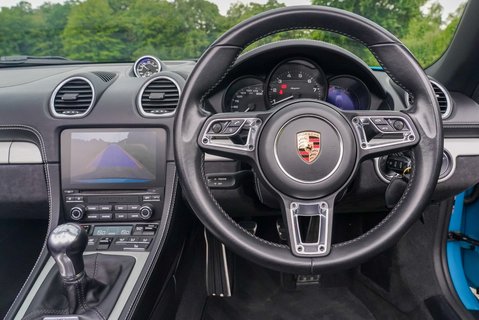 Porsche 718 SPYDER 11