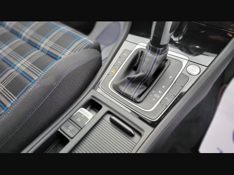 Volkswagen Golf GTE ADVANCE DSG 14
