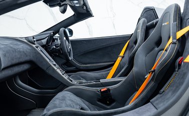 McLaren 675LT Spider MSO Carbon Series 16