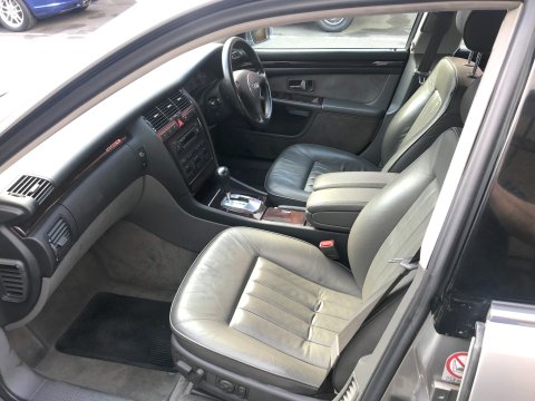 Audi A8 QUATTRO 8