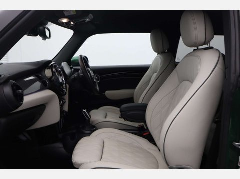 Mini Hatch 1.5 Cooper Exclusive Auto 3dr 27
