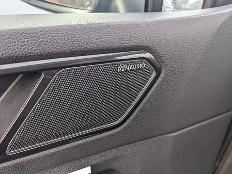 Volkswagen Tiguan R-LINE TDI BMT 4MOTION DSG 30