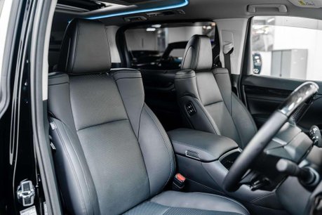 Toyota Alphard 2.5 MPV 2.5 SUV Automatic Petrol 3