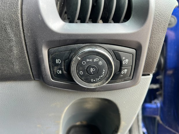 Ford Transit Custom LWB L2H1 290 Limited Air Con Cruise EURO 6 NO VAT 40