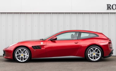 Ferrari GTC4 Lusso T 2