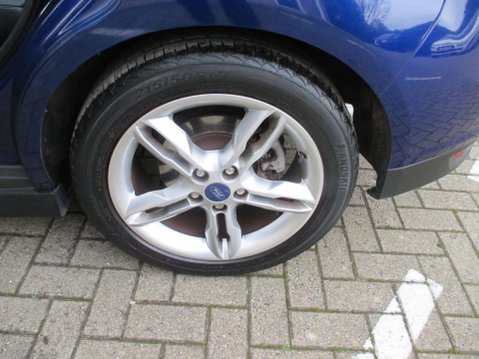 Ford C-Max 1.0T EcoBoost Titanium X Euro 5 (s/s) 5dr 11