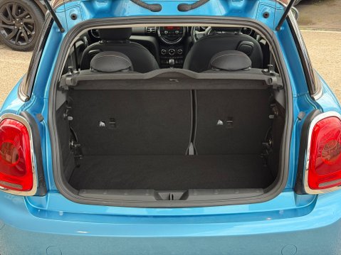 Mini Hatch COOPER 8