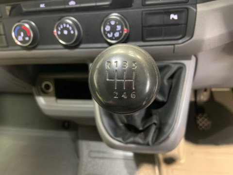 Volkswagen Crafter CR35 TDI M H/R P/V STARTLINE 17