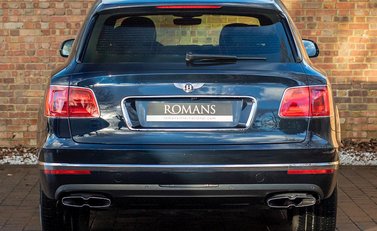 Bentley Bentayga V8 5