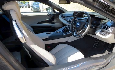 BMW I8 9