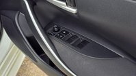 Toyota Corolla 1.8 VVT-h GPF Design Touring Sports 5dr Petrol Hybrid CVT Euro 6 (s/s) (122 22