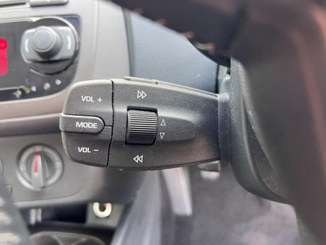 SEAT Ibiza 1.4 SE Euro 5 5dr 15