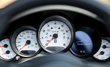 Porsche 911 (991.2) Targa 4 GTS 16