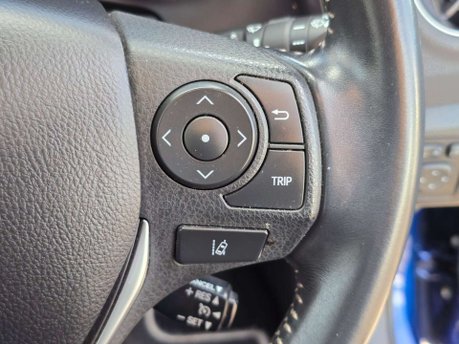 Toyota Auris 1.8 VVT-h Excel Touring Sports 5dr Petrol Hybrid CVT Euro 6 (s/s) (136 ps) 24