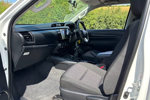 Toyota Hilux Active 4WD Ecb Arborous Tipper Truck - New Body 14